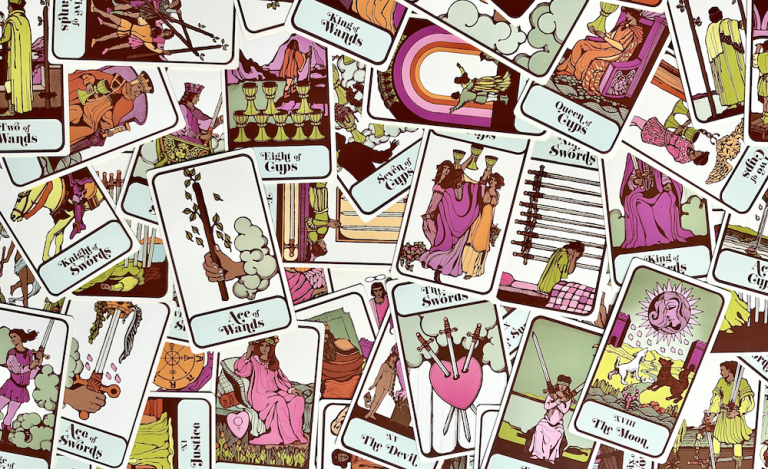 So mischen Sie Tarotkarten – auf 3 Arten